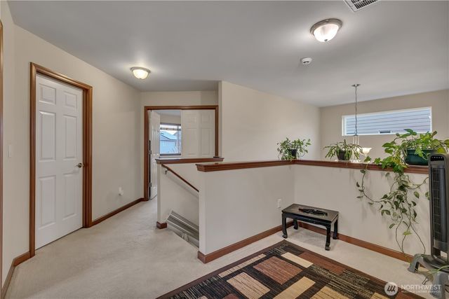 910 Boatman NW, Orting, WA 98360