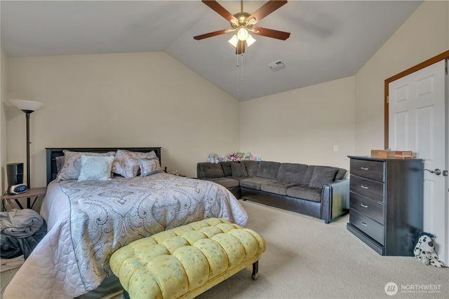 910 Boatman NW, Orting, WA 98360