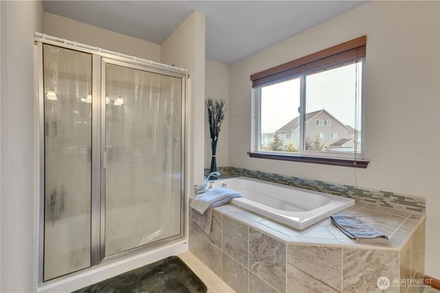 910 Boatman NW, Orting, WA 98360