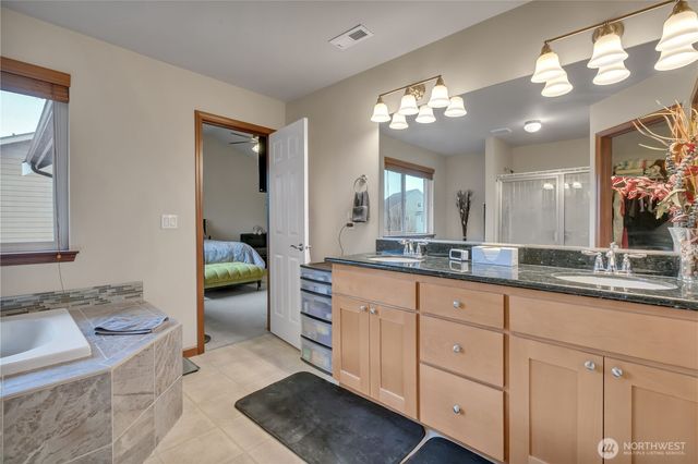 910 Boatman NW, Orting, WA 98360