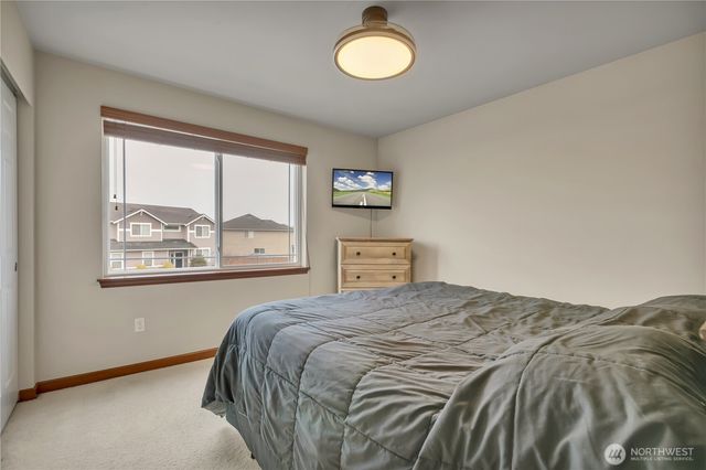 910 Boatman NW, Orting, WA 98360