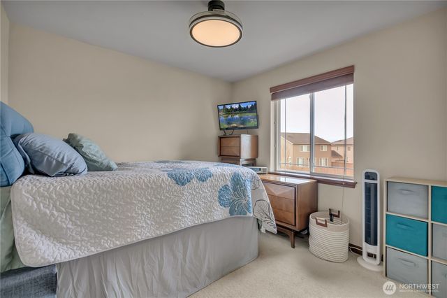 910 Boatman NW, Orting, WA 98360