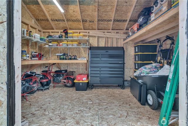 910 Boatman NW, Orting, WA 98360