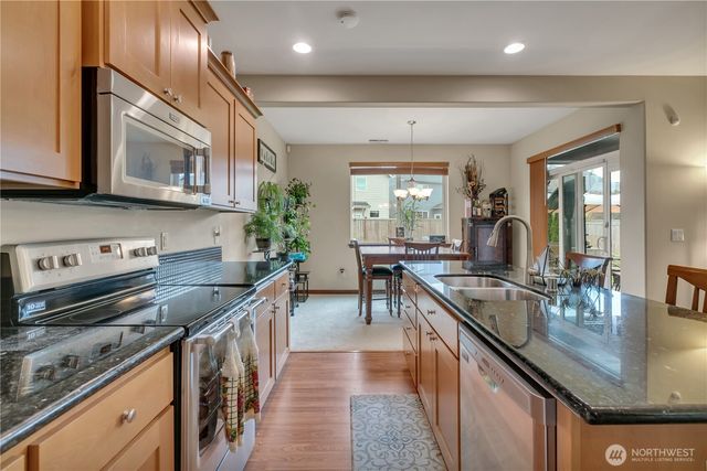 910 Boatman NW, Orting, WA 98360