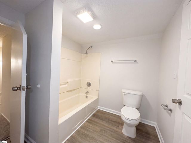 202 E Centennial Street, Clinton, SC 29325
