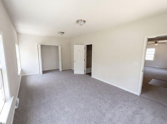 202 E Centennial Street, Clinton, SC 29325