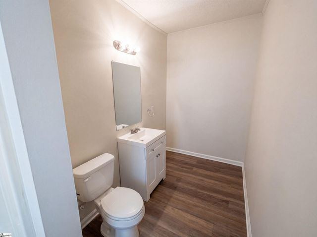 202 E Centennial Street, Clinton, SC 29325
