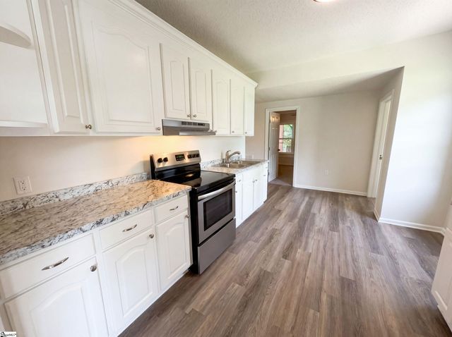 202 E Centennial Street, Clinton, SC 29325