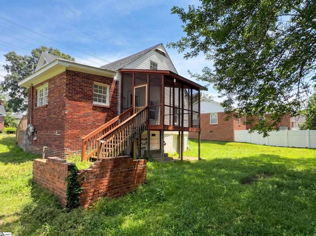 202 E Centennial Street, Clinton, SC 29325