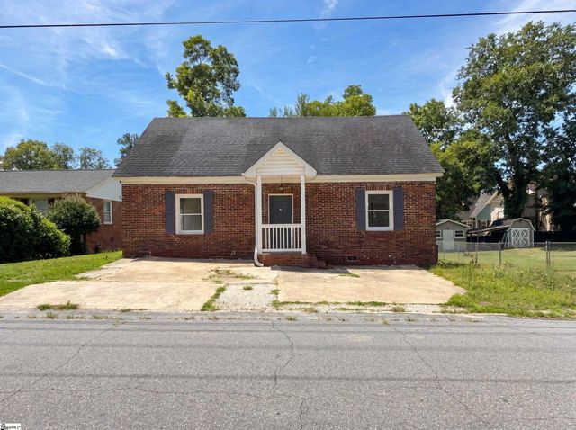 202 E Centennial Street, Clinton, SC 29325