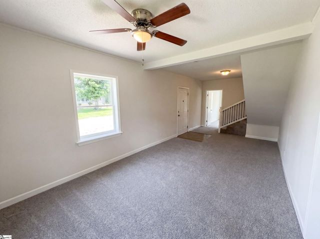 202 E Centennial Street, Clinton, SC 29325