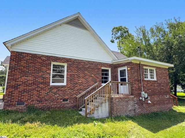 202 E Centennial Street, Clinton, SC 29325