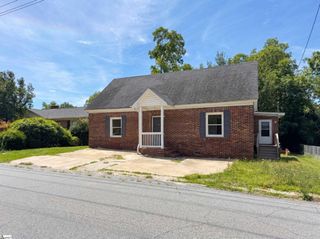 202 E Centennial Street, Clinton, SC 29325