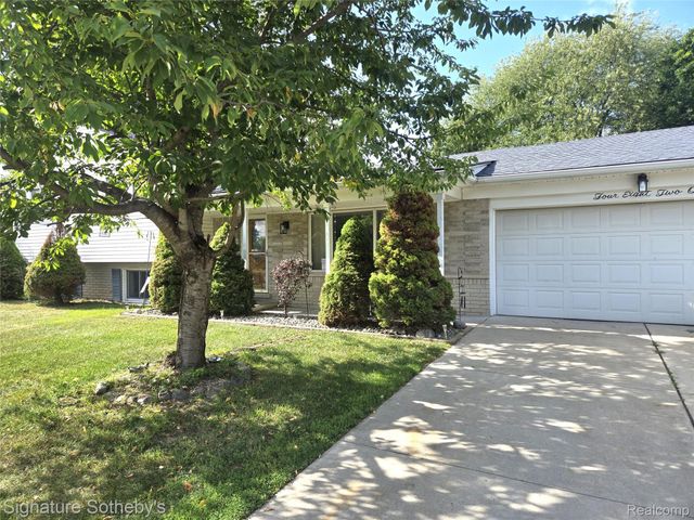 4821 Shelbyshire Drive, Shelby Charter Township, MI 48316