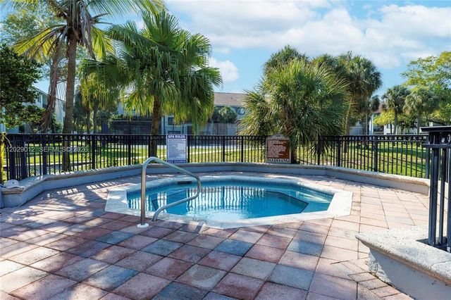 9066 W Atlantic Boulevard 436, Coral Springs, FL 33071