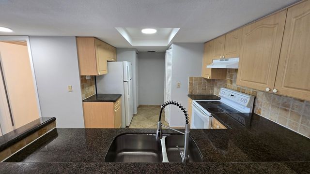 9066 W Atlantic Boulevard 436, Coral Springs, FL 33071