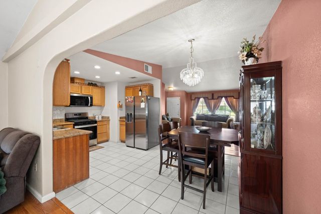 4865 Bamford Dr, Sacramento, CA 95823