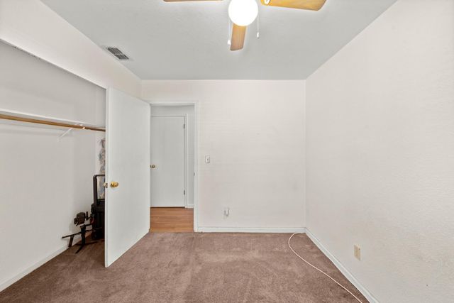 4865 Bamford Dr, Sacramento, CA 95823