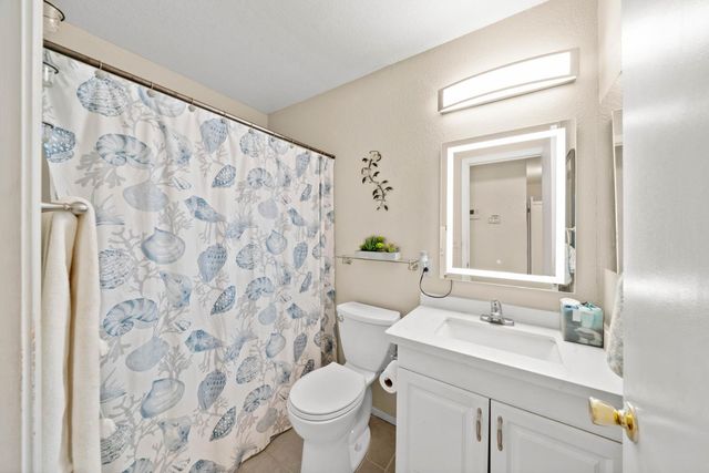 4865 Bamford Dr, Sacramento, CA 95823