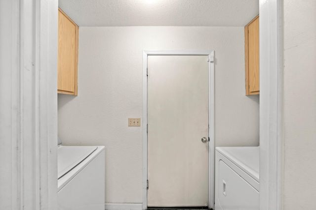 4865 Bamford Dr, Sacramento, CA 95823