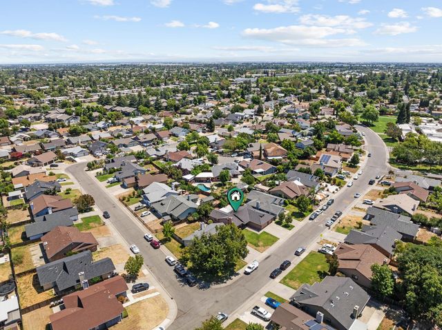 4865 Bamford Dr, Sacramento, CA 95823