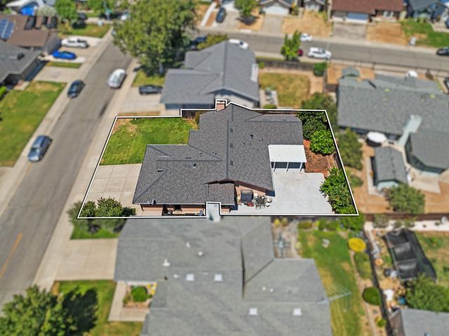 4865 Bamford Dr, Sacramento, CA 95823