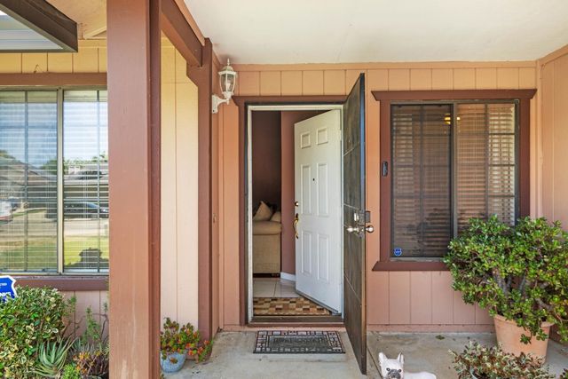 4865 Bamford Dr, Sacramento, CA 95823