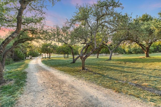 420 MISSION TRL, Wimberley, TX 78676