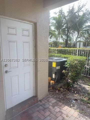 677 NW 42nd Ave 677, Plantation, FL 33317