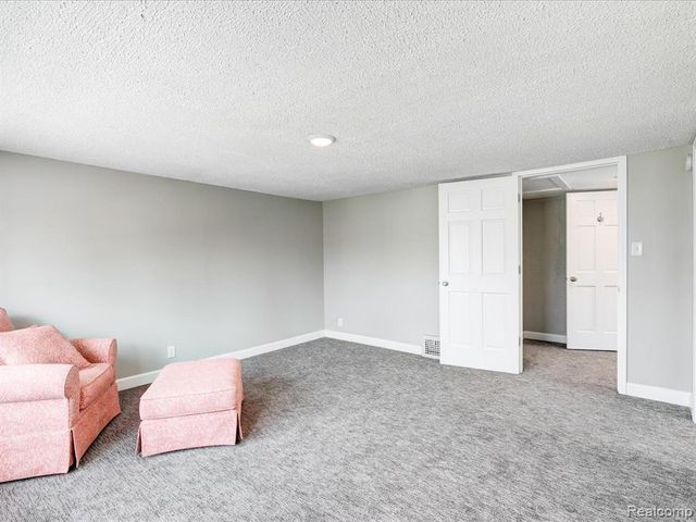 1639 Lapeer Avenue, Port Huron, MI 48060