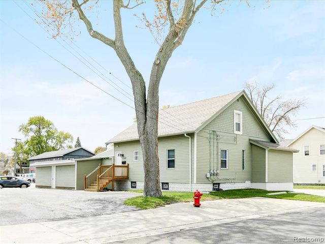 1639 Lapeer Avenue, Port Huron, MI 48060