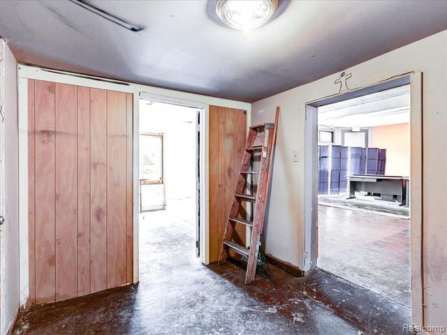 1639 Lapeer Avenue, Port Huron, MI 48060