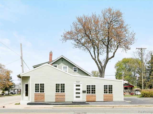 1639 Lapeer Avenue, Port Huron, MI 48060