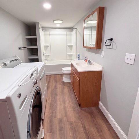 301 Central St, Hudson, MA 01749
