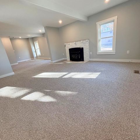 301 Central St, Hudson, MA 01749