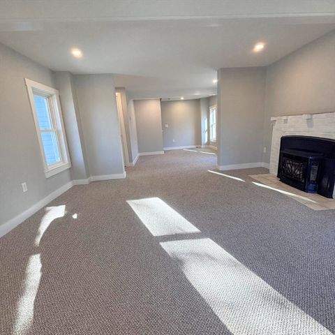 301 Central St, Hudson, MA 01749