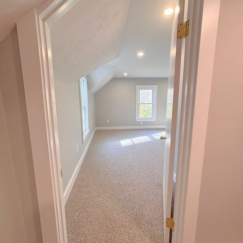 301 Central St, Hudson, MA 01749