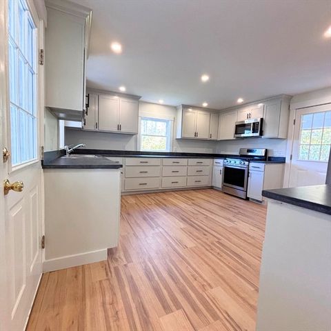 301 Central St, Hudson, MA 01749