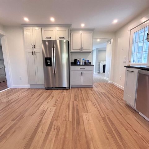 301 Central St, Hudson, MA 01749