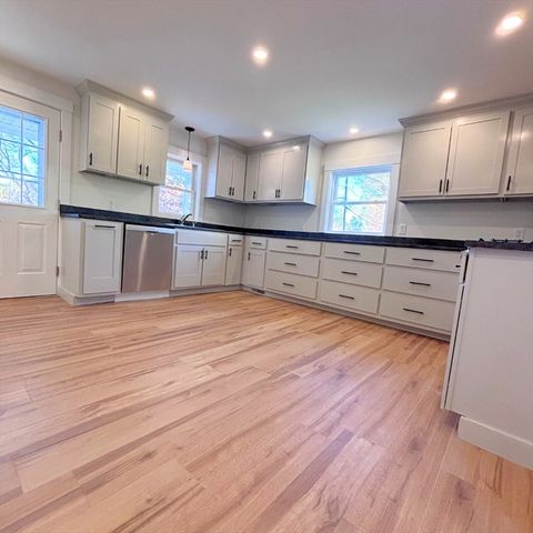 301 Central St, Hudson, MA 01749