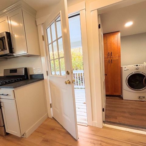 301 Central St, Hudson, MA 01749