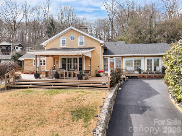 2113 S Lakeshore Drive, Lake Junaluska, NC 28745