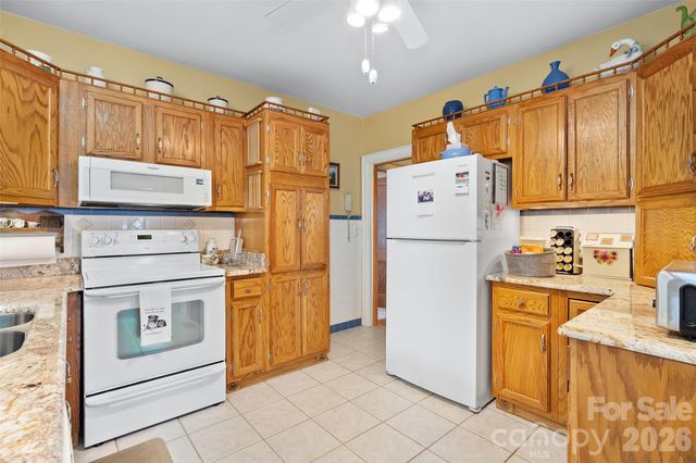 2113 S Lakeshore Drive, Lake Junaluska, NC 28745