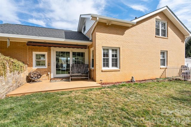 2113 S Lakeshore Drive, Lake Junaluska, NC 28745