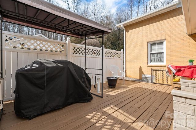 2113 S Lakeshore Drive, Lake Junaluska, NC 28745