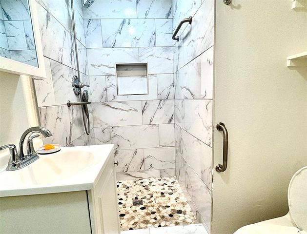 17241 Roscoe 16, Northridge, CA 91325