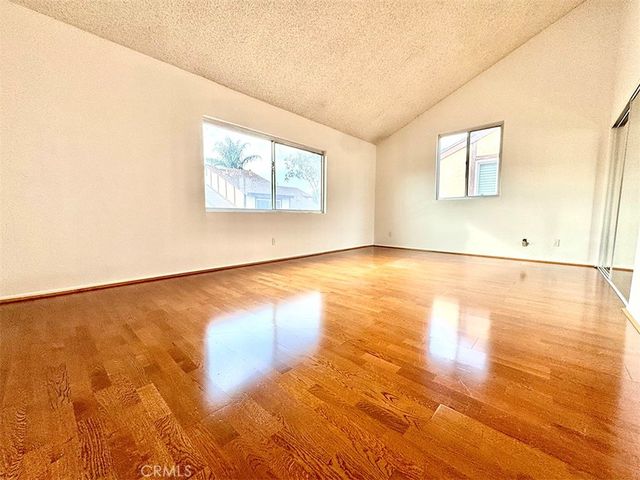 17241 Roscoe 16, Northridge, CA 91325