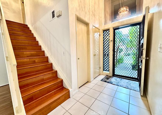 17241 Roscoe 16, Northridge, CA 91325