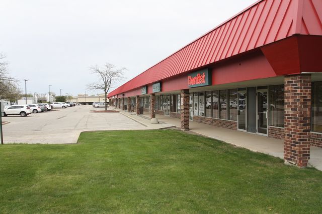 731 E Nerge Road 731-791, Roselle, IL 60172