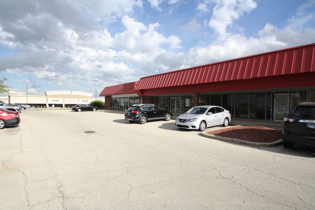 731 E Nerge Road 731-791, Roselle, IL 60172